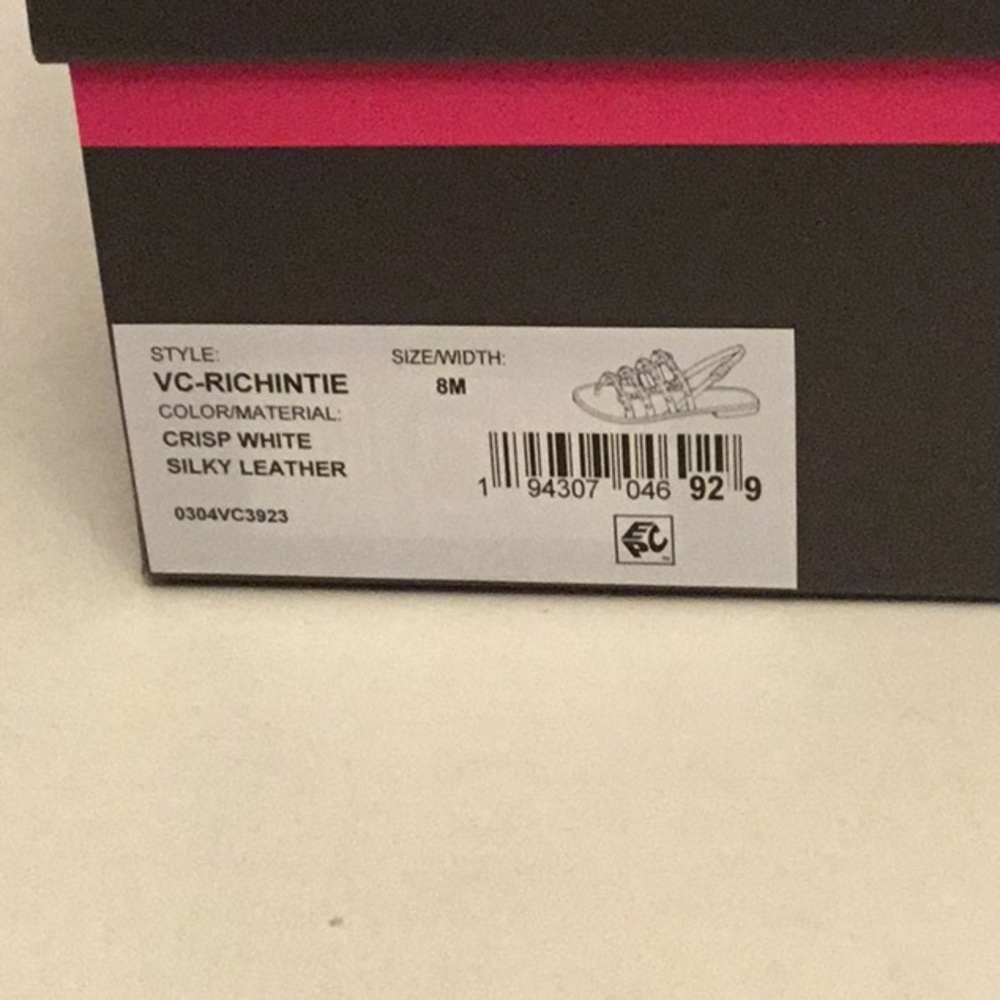 - Vince CAMUTO Richintie studded sandals New - Picture 4 of 5